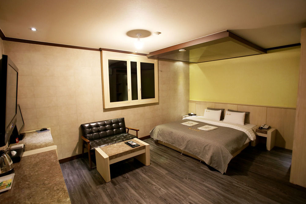 Ost Hotel Chuncheon Esterno foto