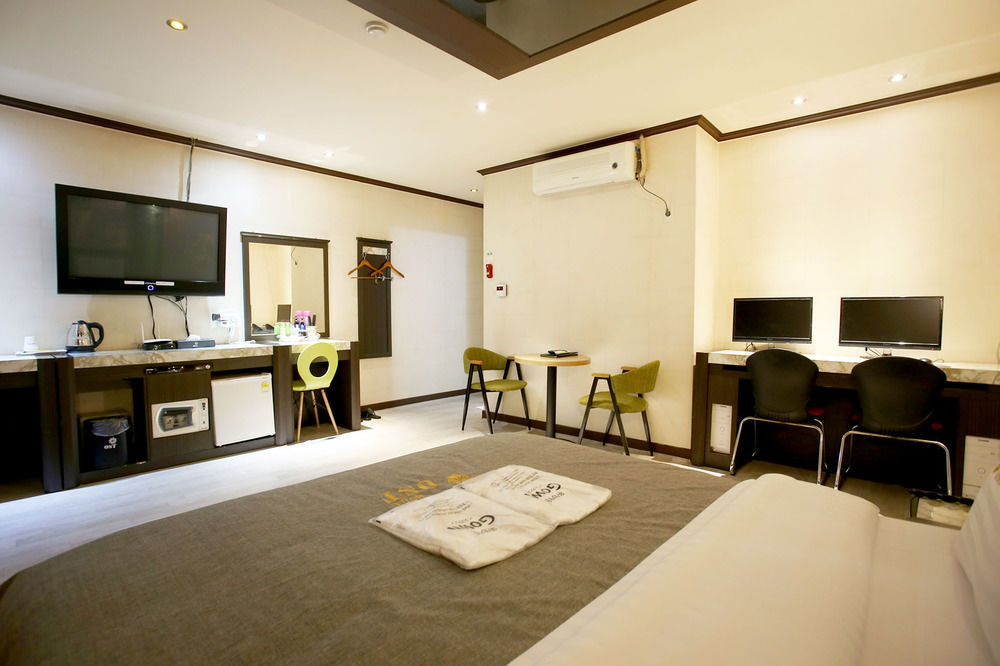 Ost Hotel Chuncheon Esterno foto
