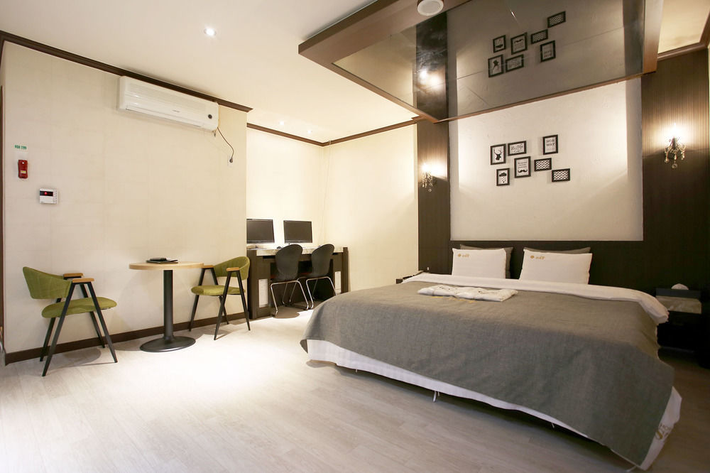 Ost Hotel Chuncheon Esterno foto