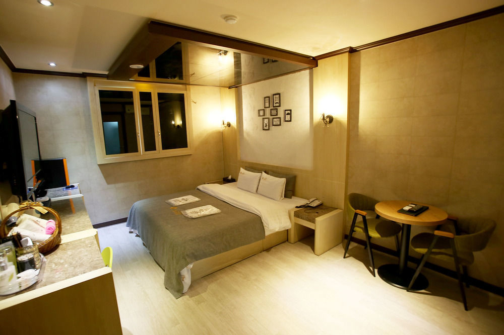 Ost Hotel Chuncheon Esterno foto