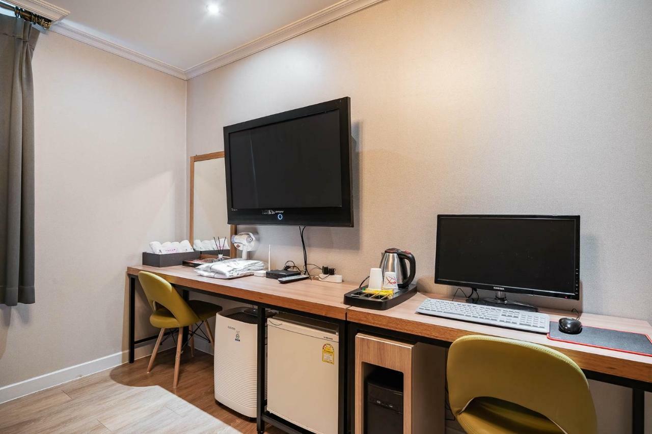 Ost Hotel Chuncheon Esterno foto