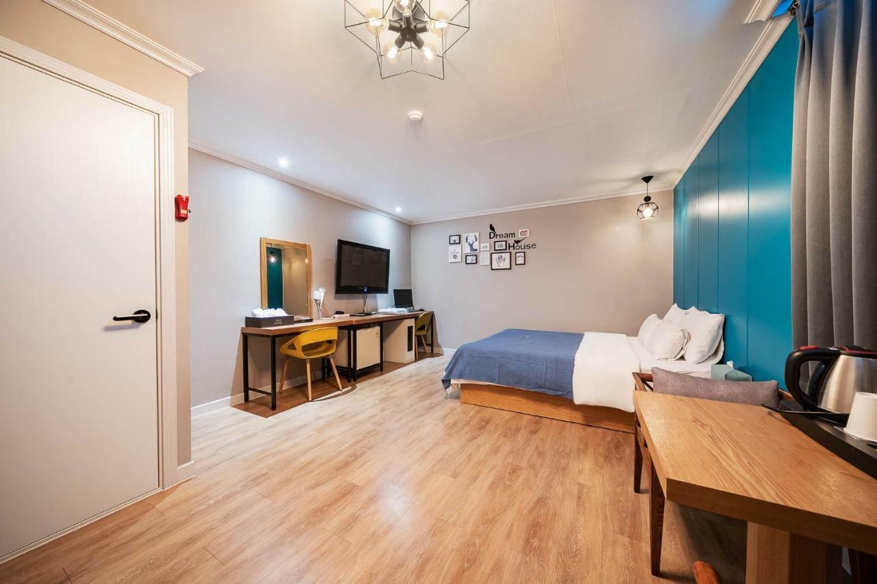 Ost Hotel Chuncheon Esterno foto